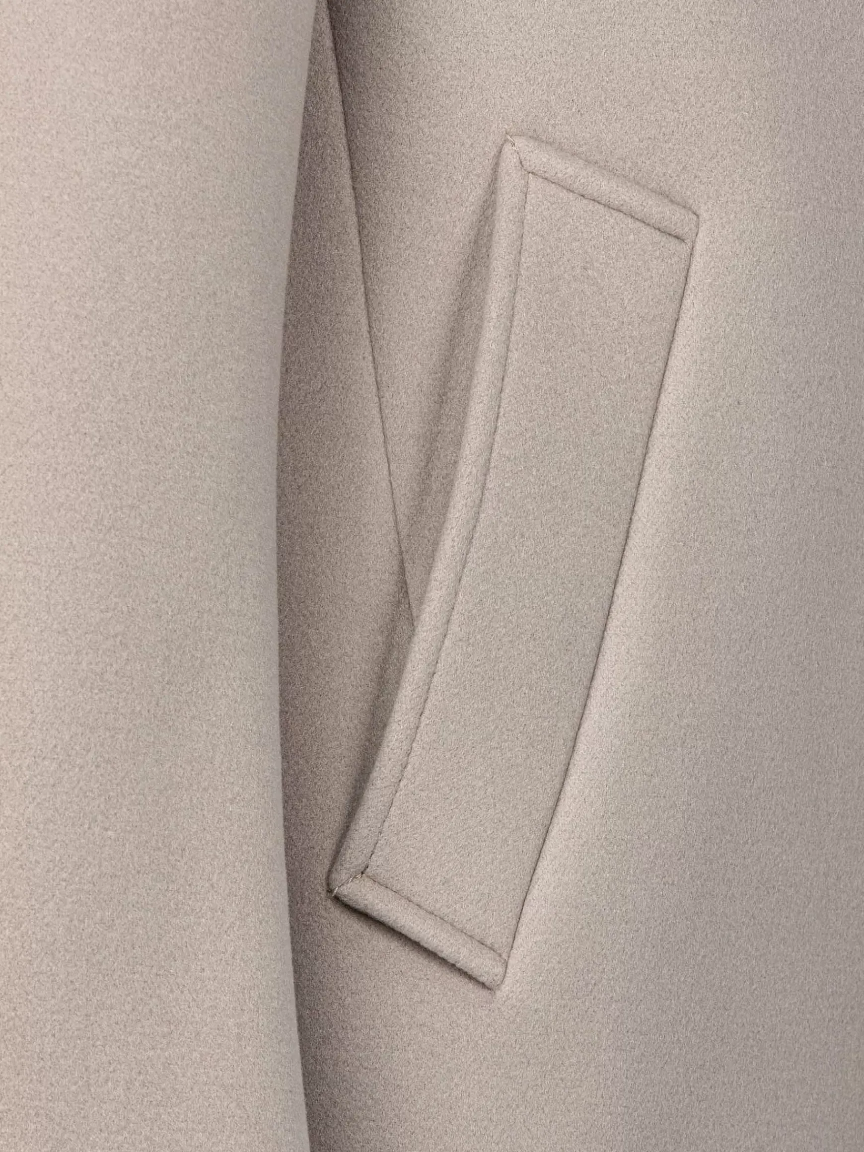 Camelot Slide Pocket Beige Mantelassen