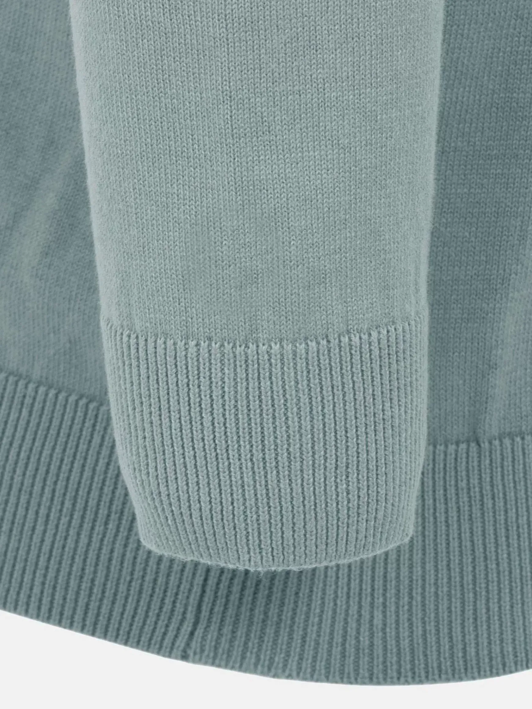 Larry Light Blue Pullover